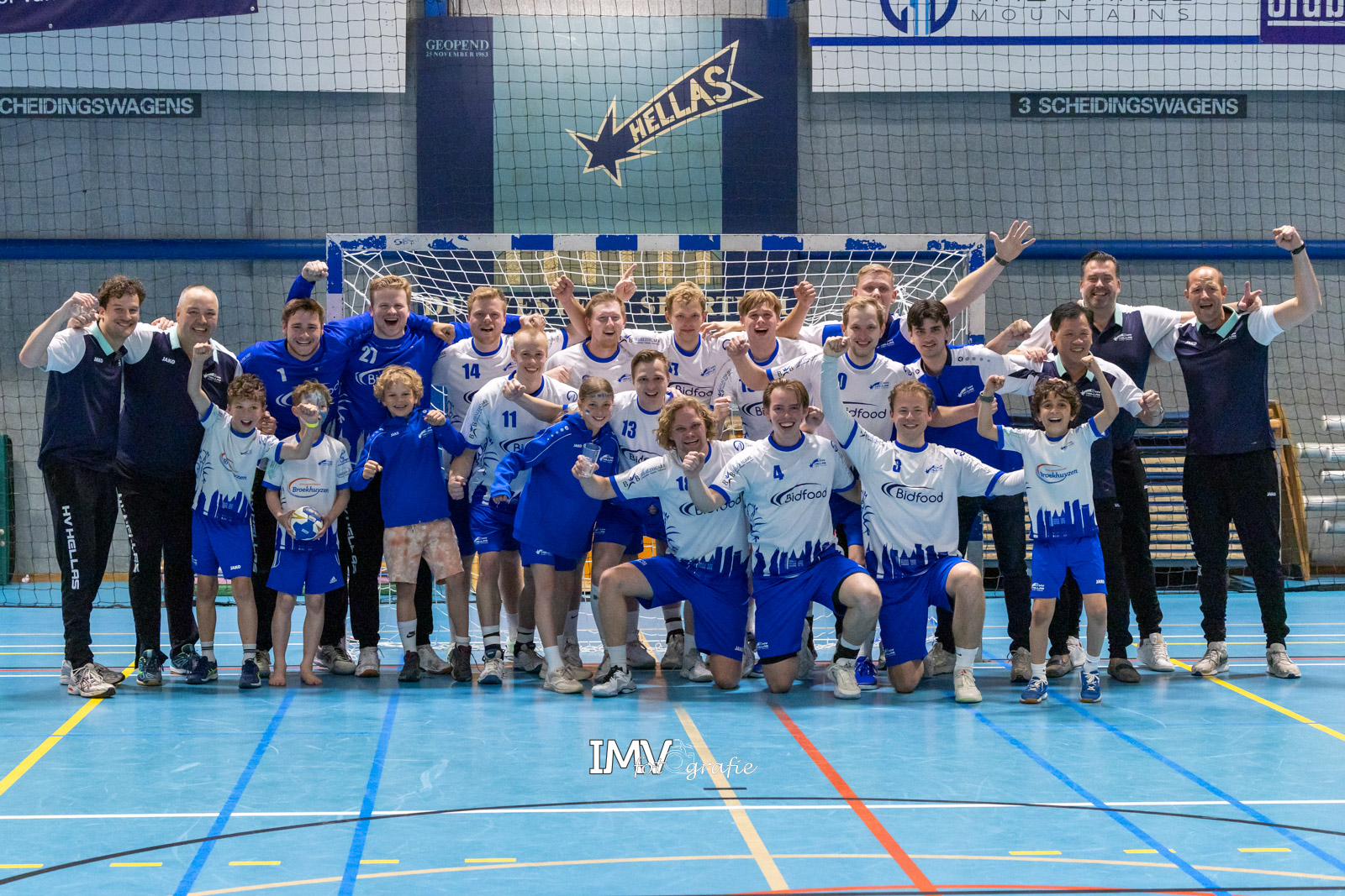 HELLAS LAAT SUPPORTERS IN LAATSTE THUISWEDSTRIJD NOG GENIETEN