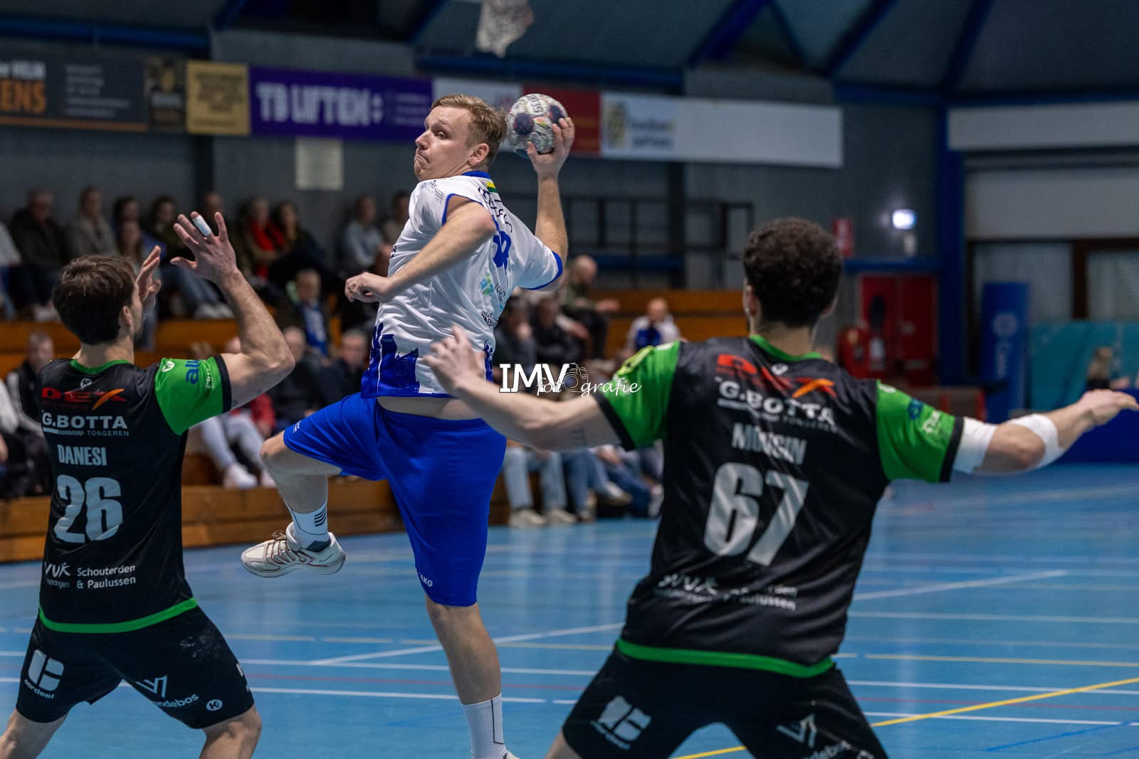 HELLAS HOOPT STIJGENDE LIJN TE KUNNEN VOORTZETTEN